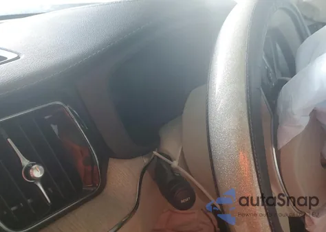 2022 Volvo Xc60 B5 Inscription from USA, damaged, VIN YV4L12RL8N1045379